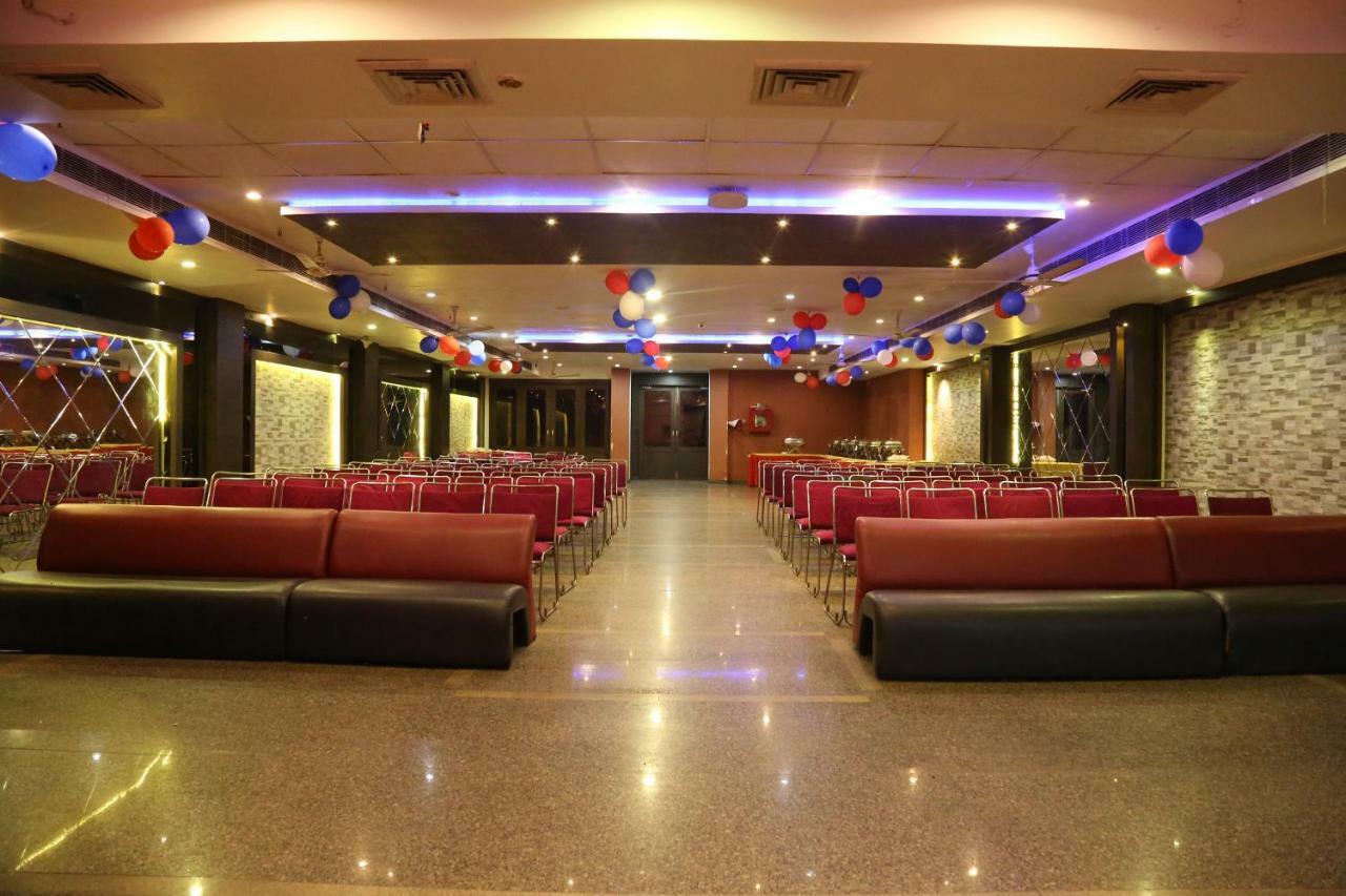 Hotel Deviram Palace Agra  Exterior foto